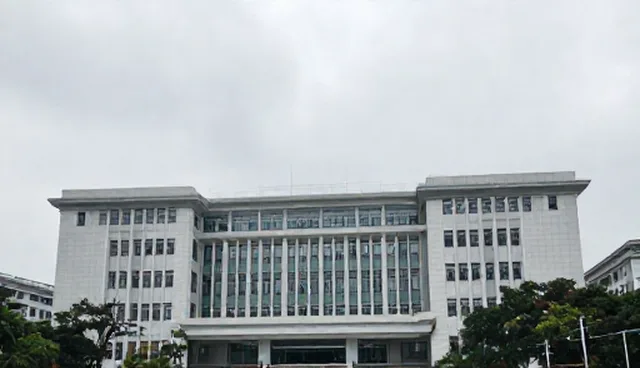 行业精准检索：两种做法的对比与实际取舍